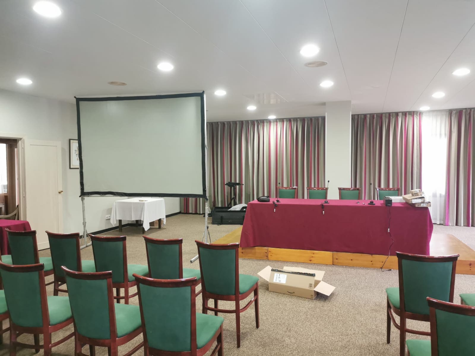 lloguer equipament audiovisual Feedback Audiovisuals lloguer equipament audiovisual Feedback Audiovisuals