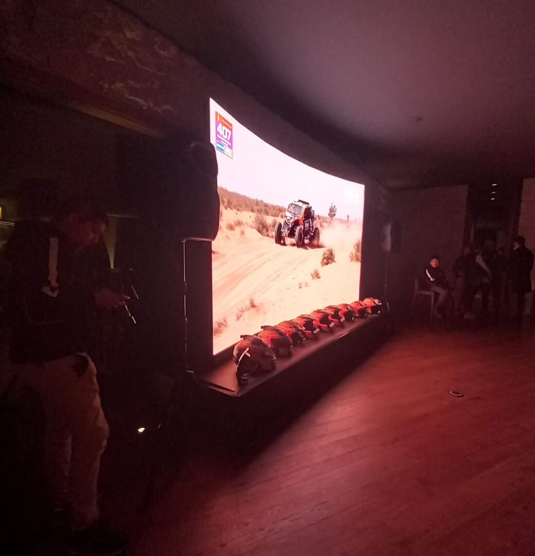 Lloguer de pantalla per a la presentació del Dakar 2024 de l'equip Pons