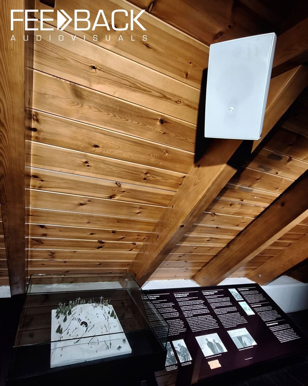 Instalación de un equipo de sonido en el museo de dera Nhèu