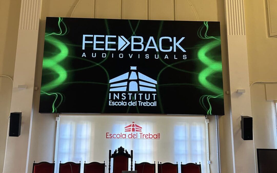 Instalación de una pantalla de led de gran formato en la Escola del Treball de Lleida